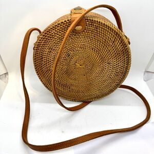 EUC Vtg Round Crossbody 8" Purse Bag Wicker Rattan W Leather Strap Fabric Lined